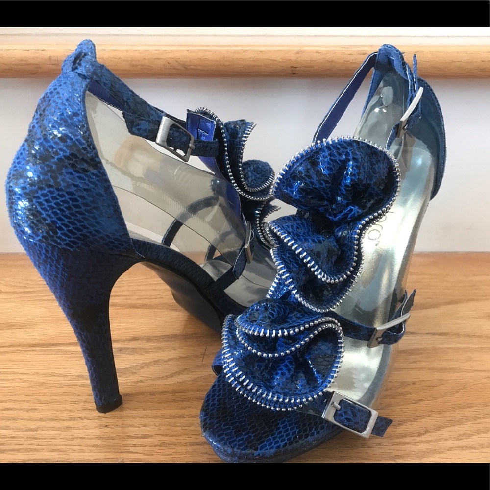 Nadara Wave stiletto sandals 9 snake texture